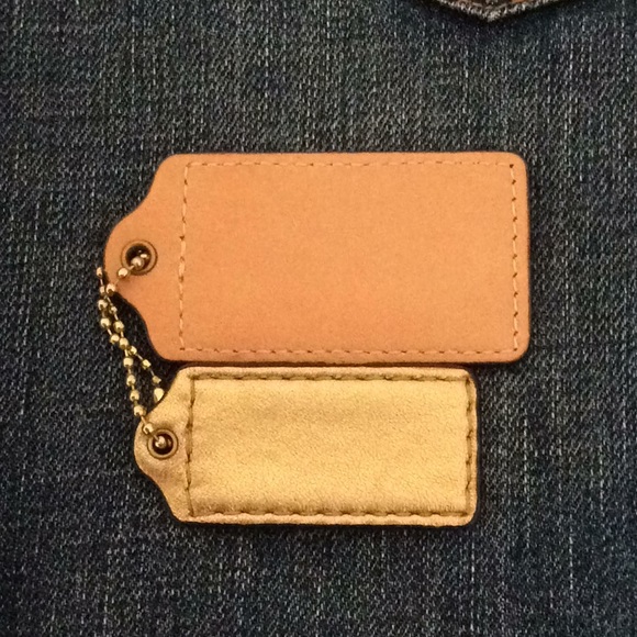 Coach Hangtag - Picture 2 of 2